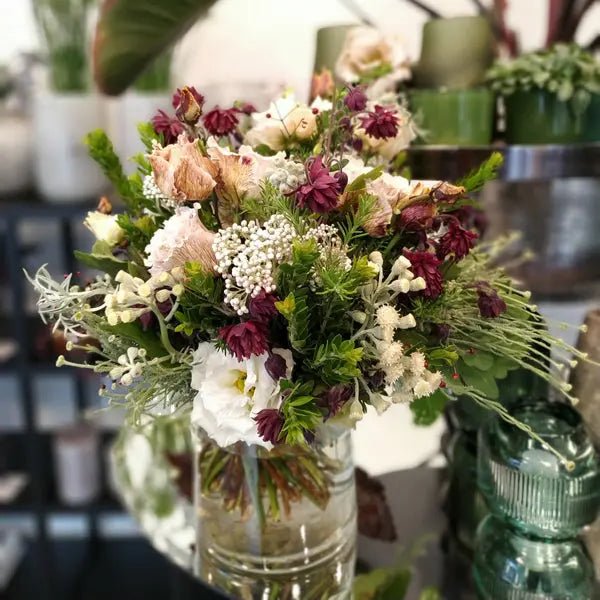 Frischer handgebundener Blumenstrauss vom Zürichsee