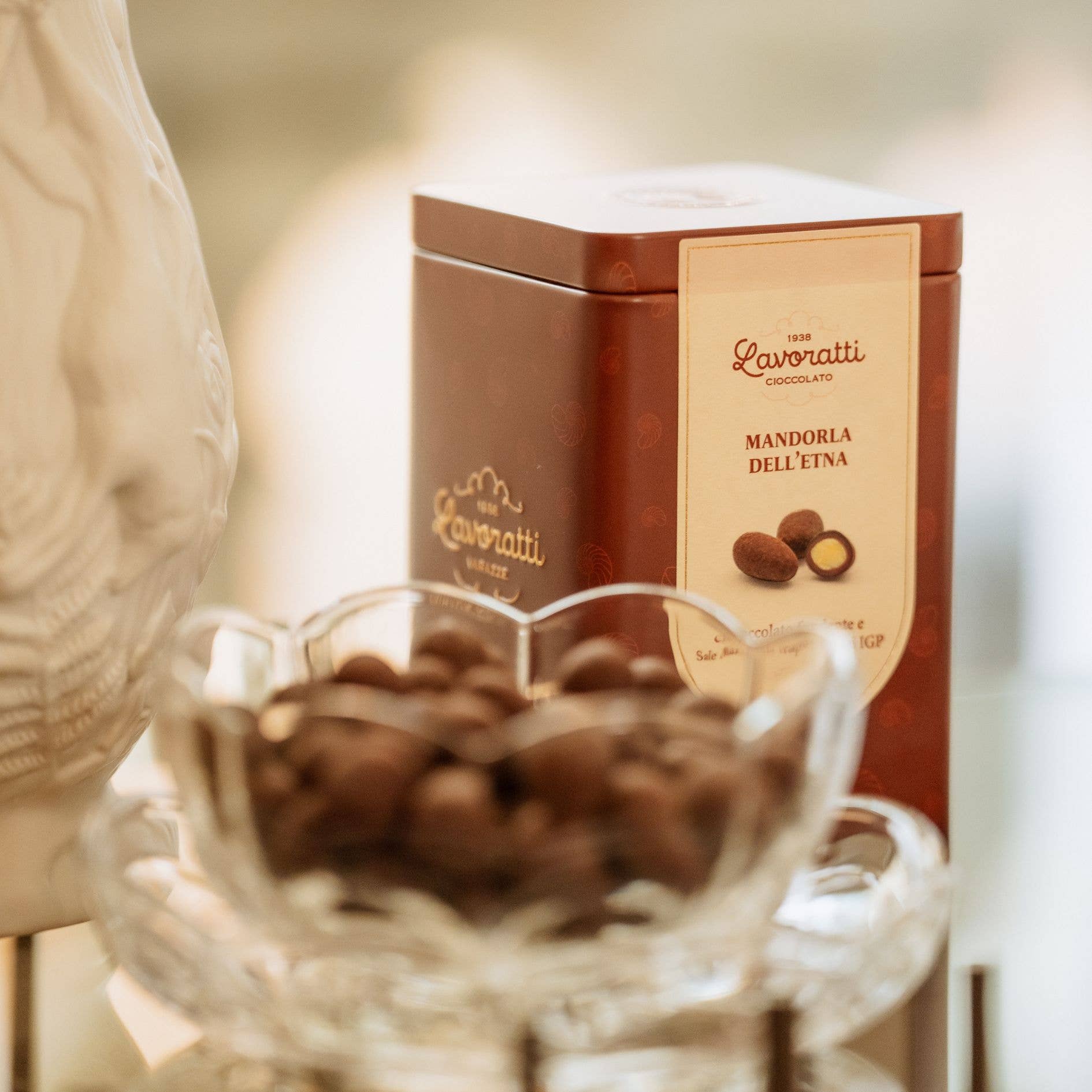 Edle Schokoladen-Dragees in Premium-Box Schokolade