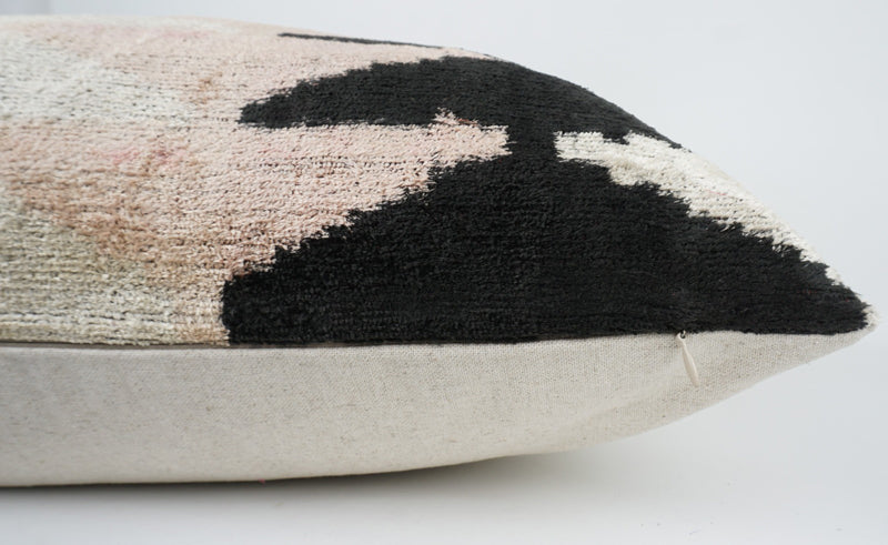 Kissen Offwhite-Schwarz-Rose Kissen