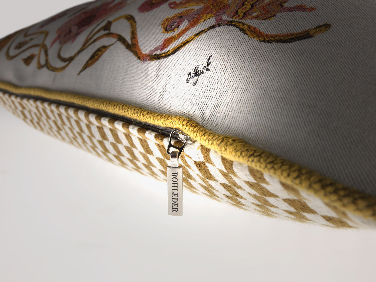 Kissen by Olaf Hajek - Delightful Garden Kissen