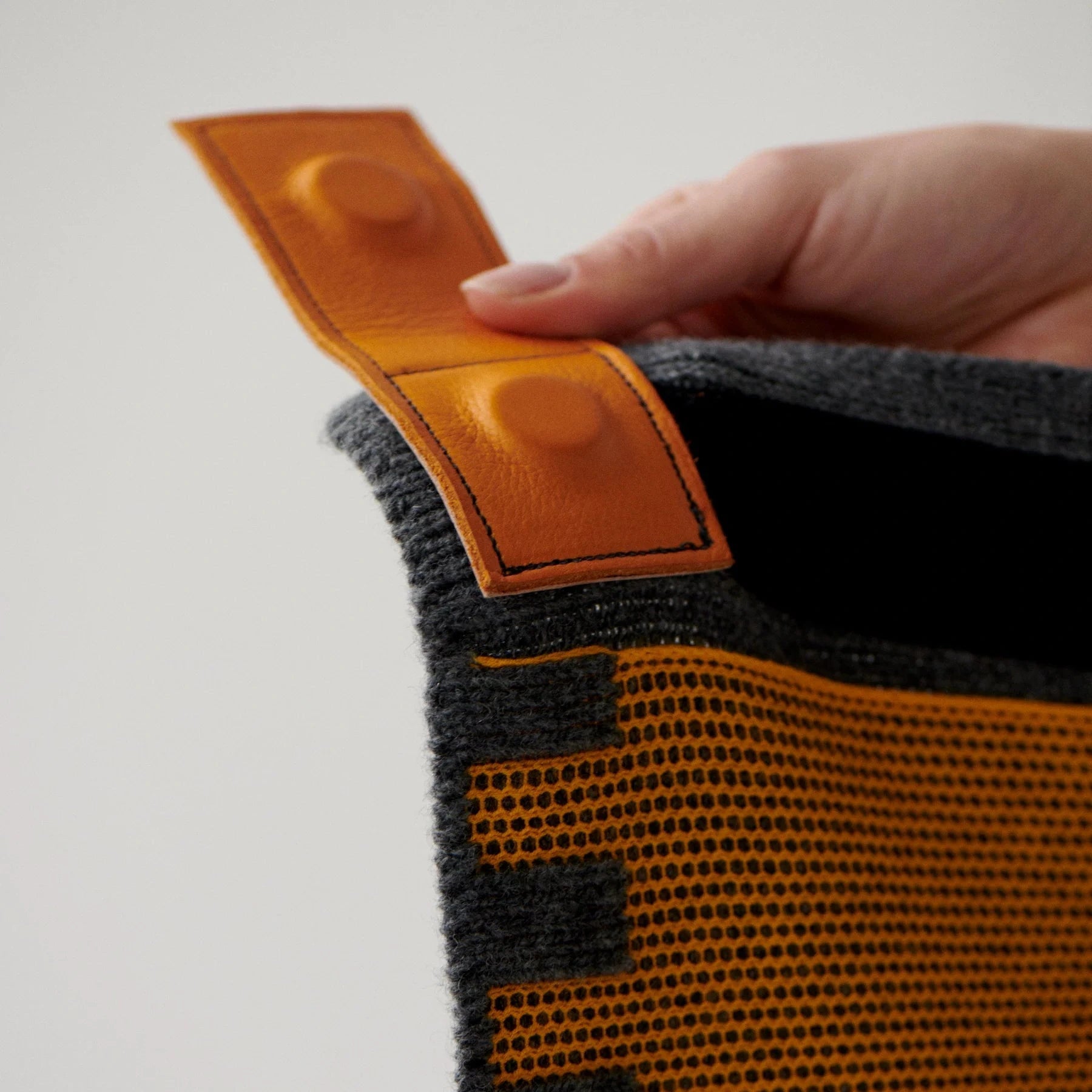 Eleganter Woll-Wickel mit Leder-Verschluss - James Marineblau-Orange eleganter-woll-wickel-mit-leder-verschluss-james-marineblau-orange-291227