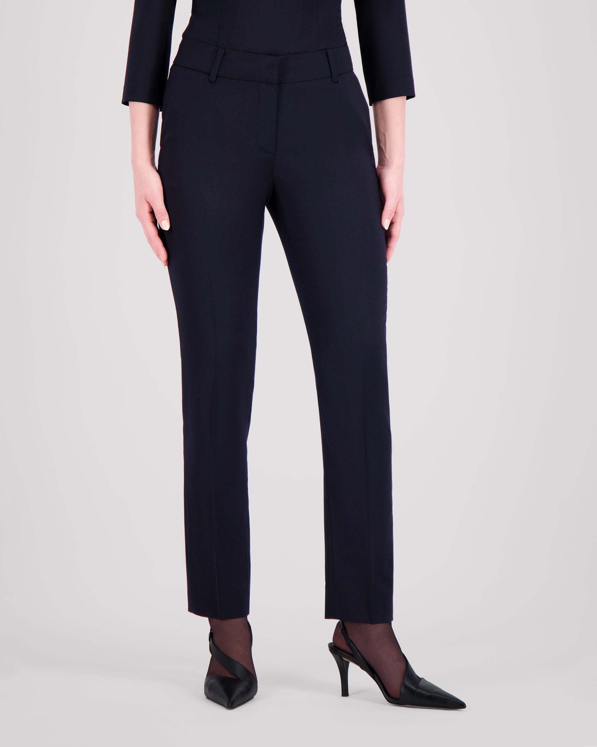 Knöchellange Hose aus reiner Merinowolle in Navy knochellange-hose-aus-reiner-merinowolle-in-navy-front