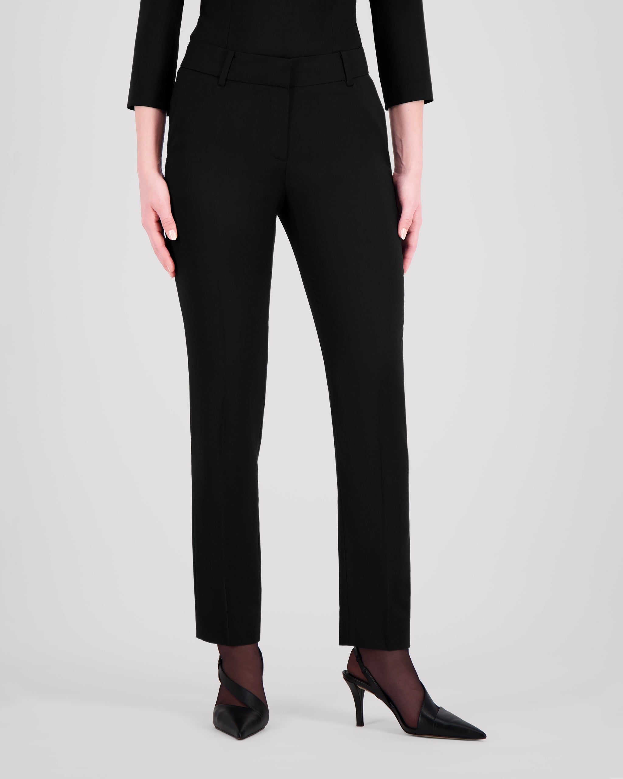 Knöchellange Hose aus reiner Merinowolle in Schwarz knochellange-hose-aus-reiner-merinowolle-in-schwarz-voren