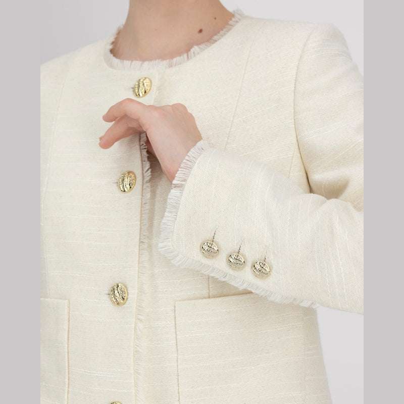 Kurzes Jackett mit ausgefransten Details aus reiner Peace Silk – limitierte Kollektion