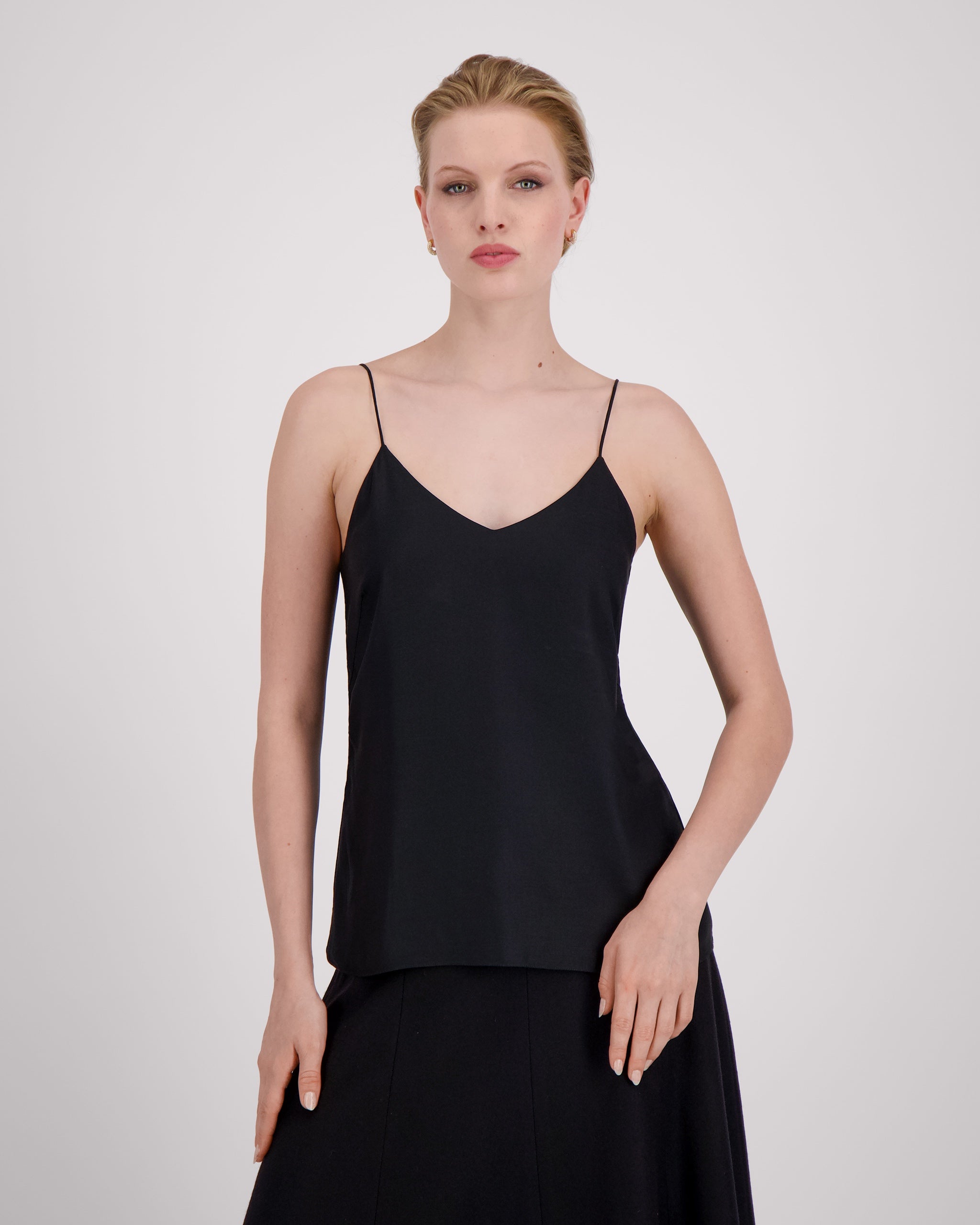 Zartes Camisole aus schwarzer Ecovero-Viskose zartes-camisole-aus-schwarzer-ecovero-viskose-front