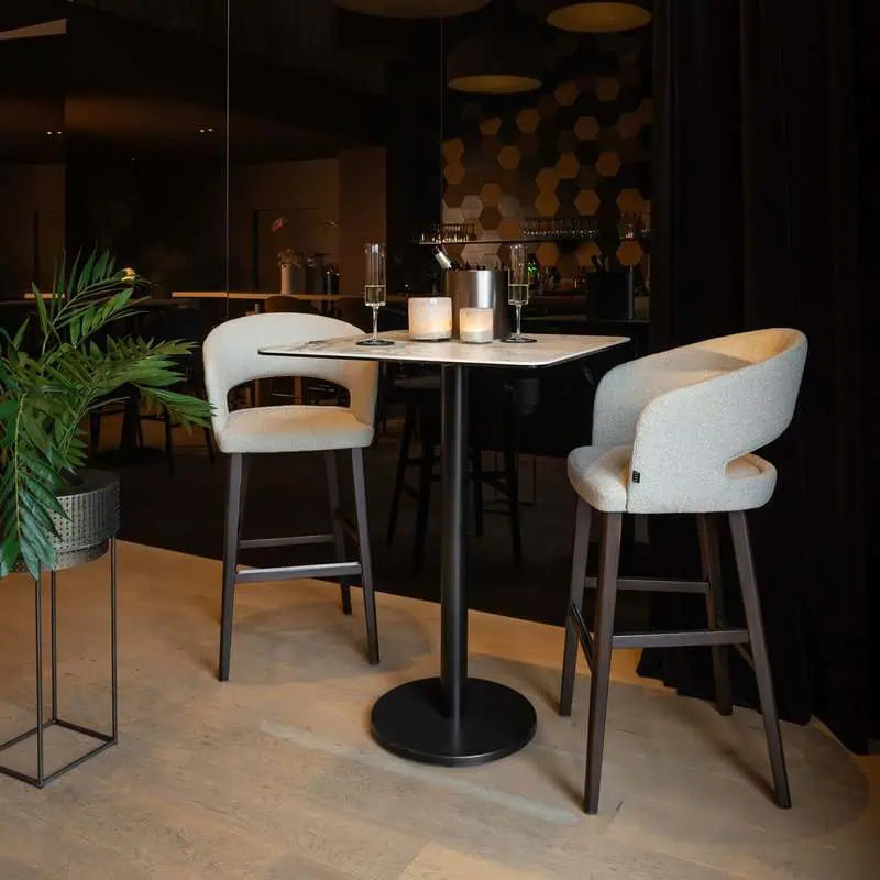 BARI - Bartisch Square Bartisch