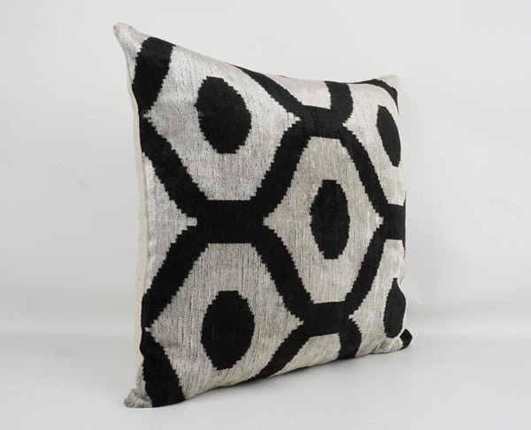 Kissen offwhite-schwarz Kissen