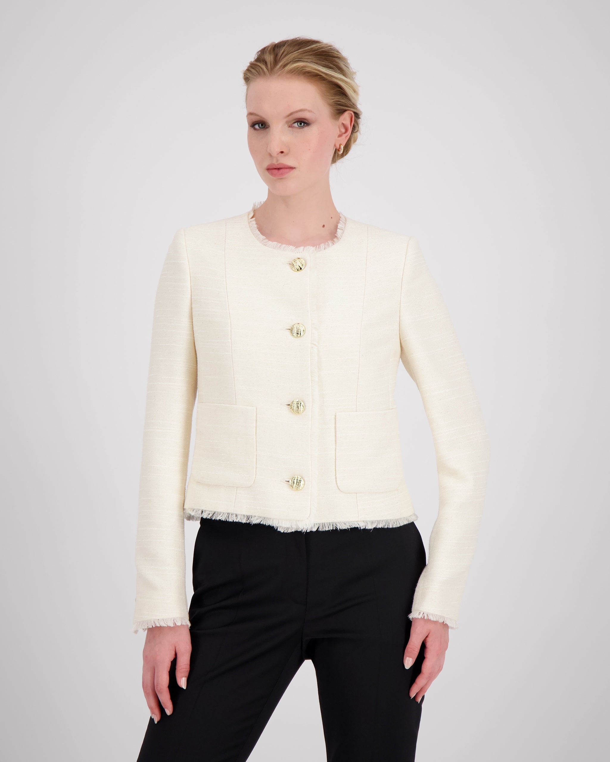 Kurzes Jackett mit ausgefransten Details aus reiner Peace Silk – limitierte Kollektion kurzes-jackett-mit-ausgefransten-details-aus-reiner-peace-silk-front-b