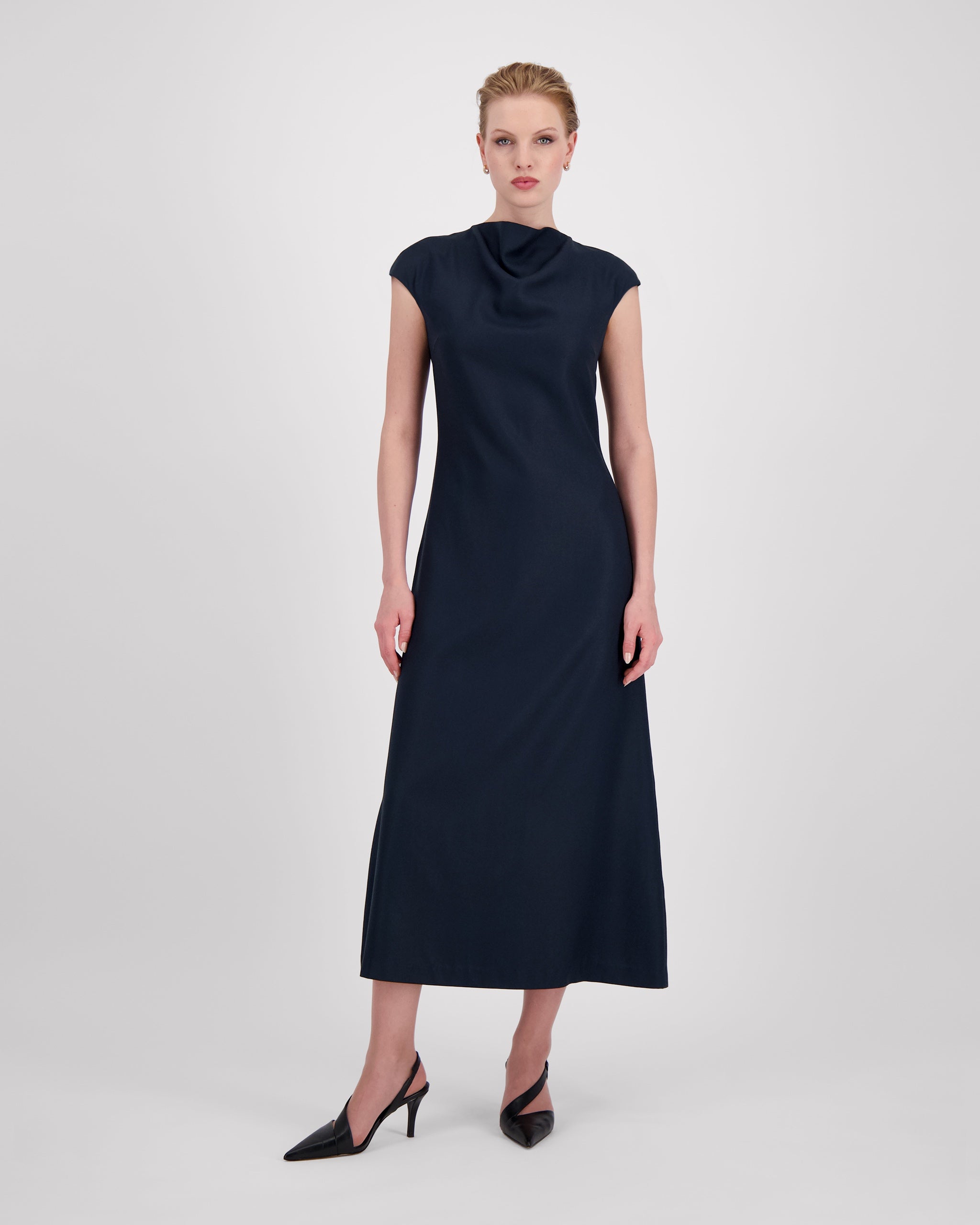 Midi-Kleid mit drapiertem Halsausschnitt aus Tencel midi-kleid-mit-drapiertem-halsausschnitt-aus-tencel-front3